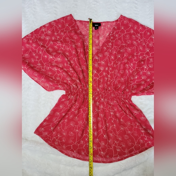 Massimo medium, v-neck peplum, batwing top - Picture 7 of 10